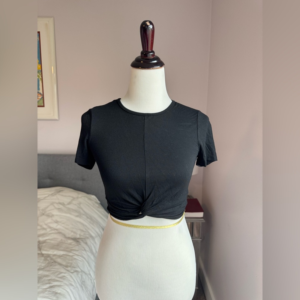 Superdown Camille Cropped Twist Front Top Size S